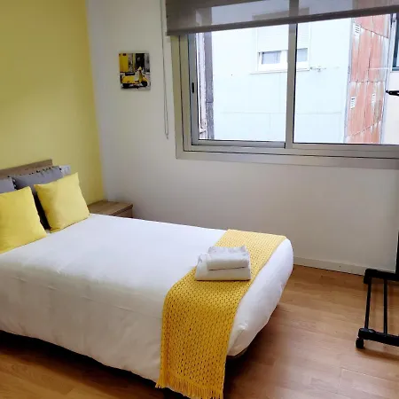 Amplio Piso Con Vistas En La Entrada Del Camino C4 * 圣地亚哥－德孔波斯特拉