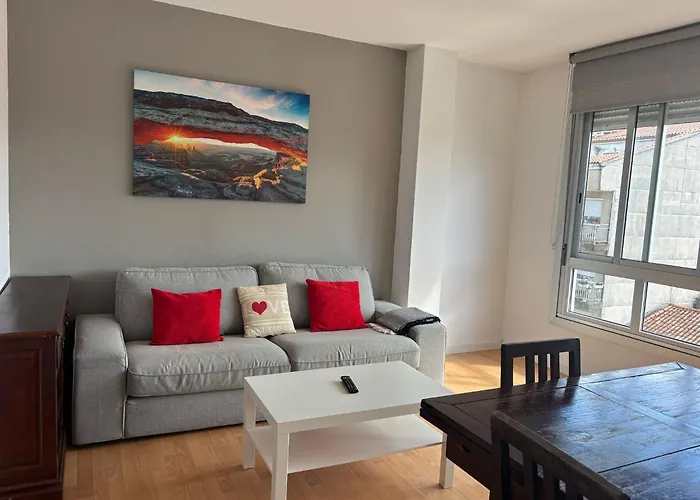 Amplio Piso Con Vistas En La Entrada Del Camino C4 圣地亚哥－德孔波斯特拉